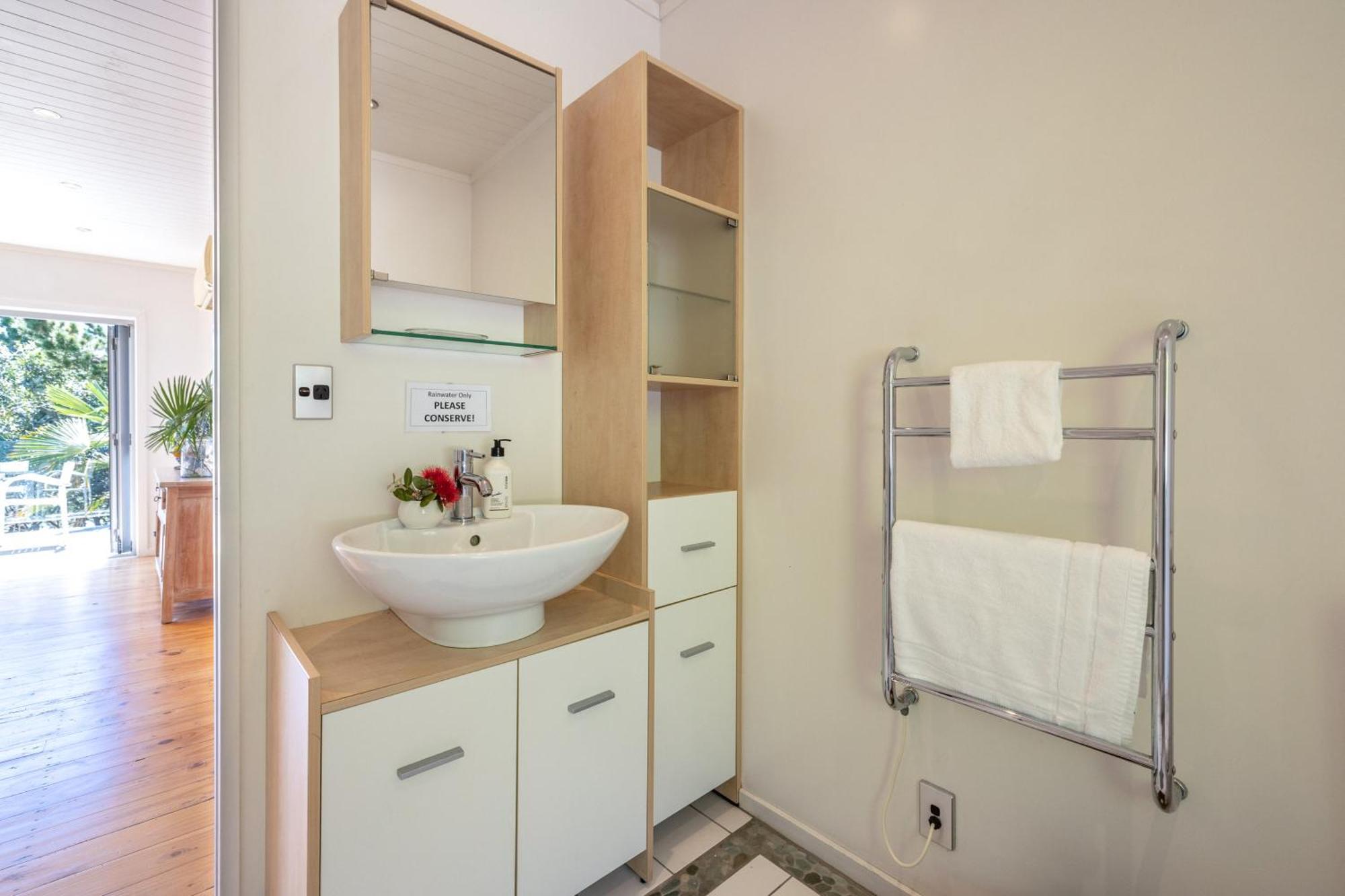 Tawa Cottage - Coast & Country Oneroa Luaran gambar